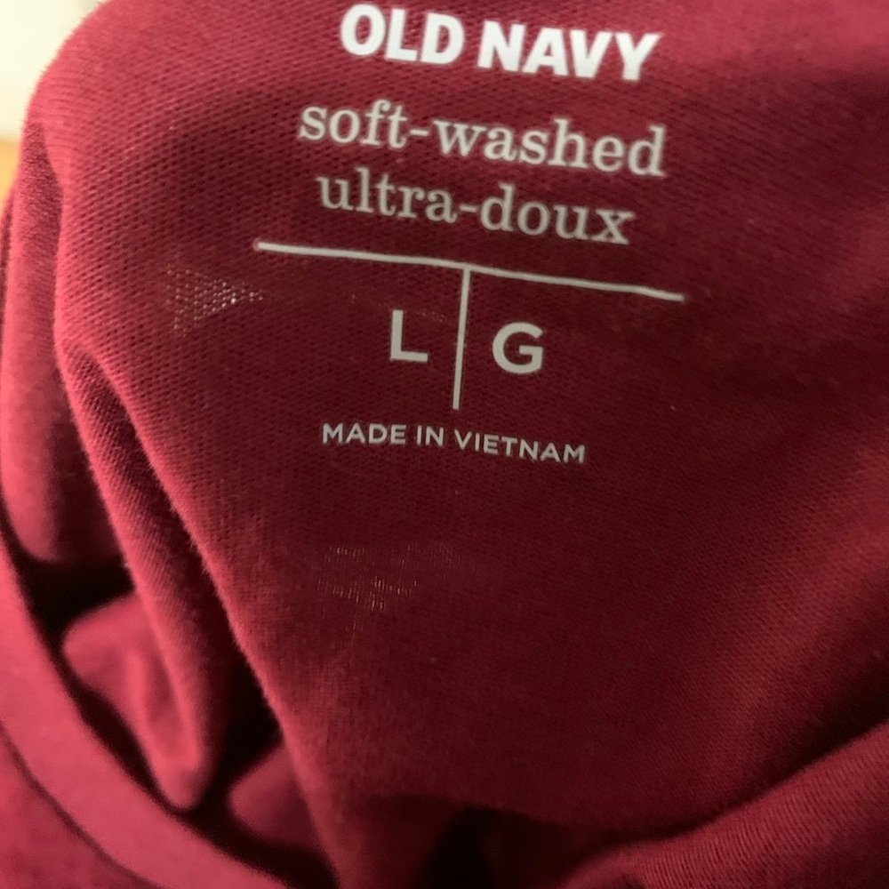 Old Navy V-Neck T-Shirt - Picture 2 of 2
